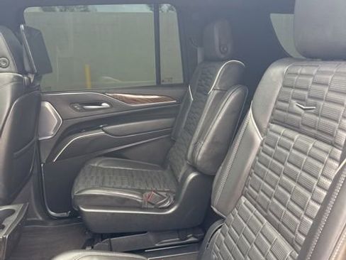 Used 2023 Cadillac Escalade ESV Sport Platinum w/ LPO, ONYX Package AWD/4WD image 10