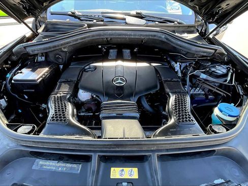 Used 2016 Mercedes-Benz GL 450 4MATIC image 31