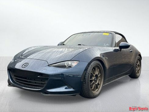 Used 2021 MAZDA MX-5 Miata Grand Touring RWD image 2