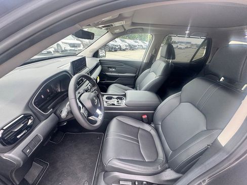New 2026 Honda Pilot Touring image 9