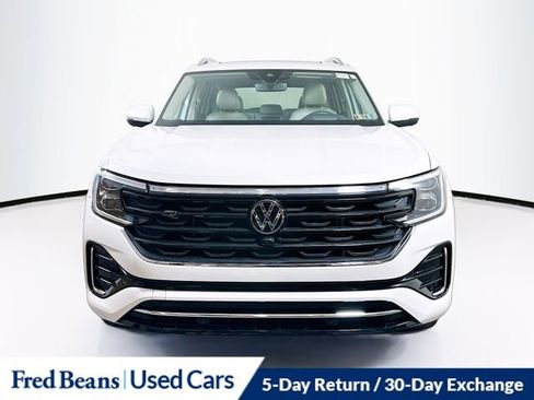 Used 2024 Volkswagen Atlas SEL Premium R-Line image 2