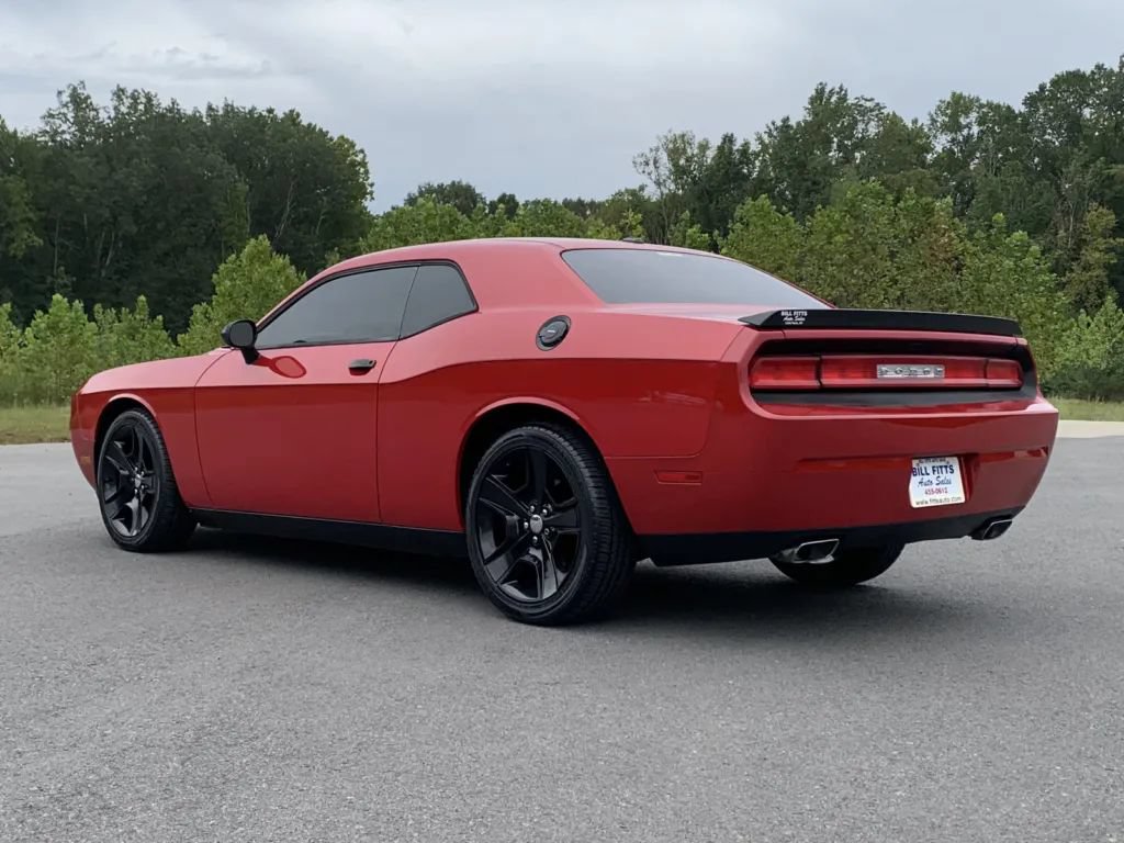 Used 2012 Dodge Challenger R/T RWD image 5