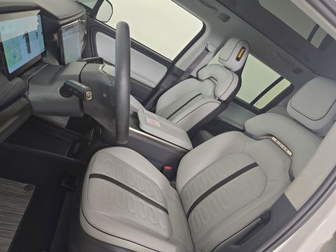 Used 2024 Rivian R1S Adventure AWD/4WD image 20