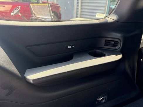Used 2023 Jeep Wagoneer Series II AWD/4WD image 10