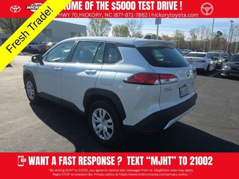 Used 2024 Toyota Corolla Cross L image 5