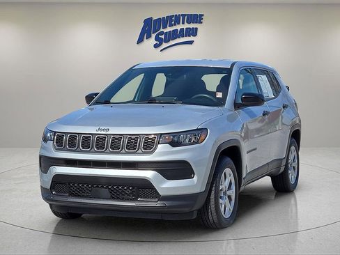 Used 2025 Jeep Compass Sport AWD/4WD image 2