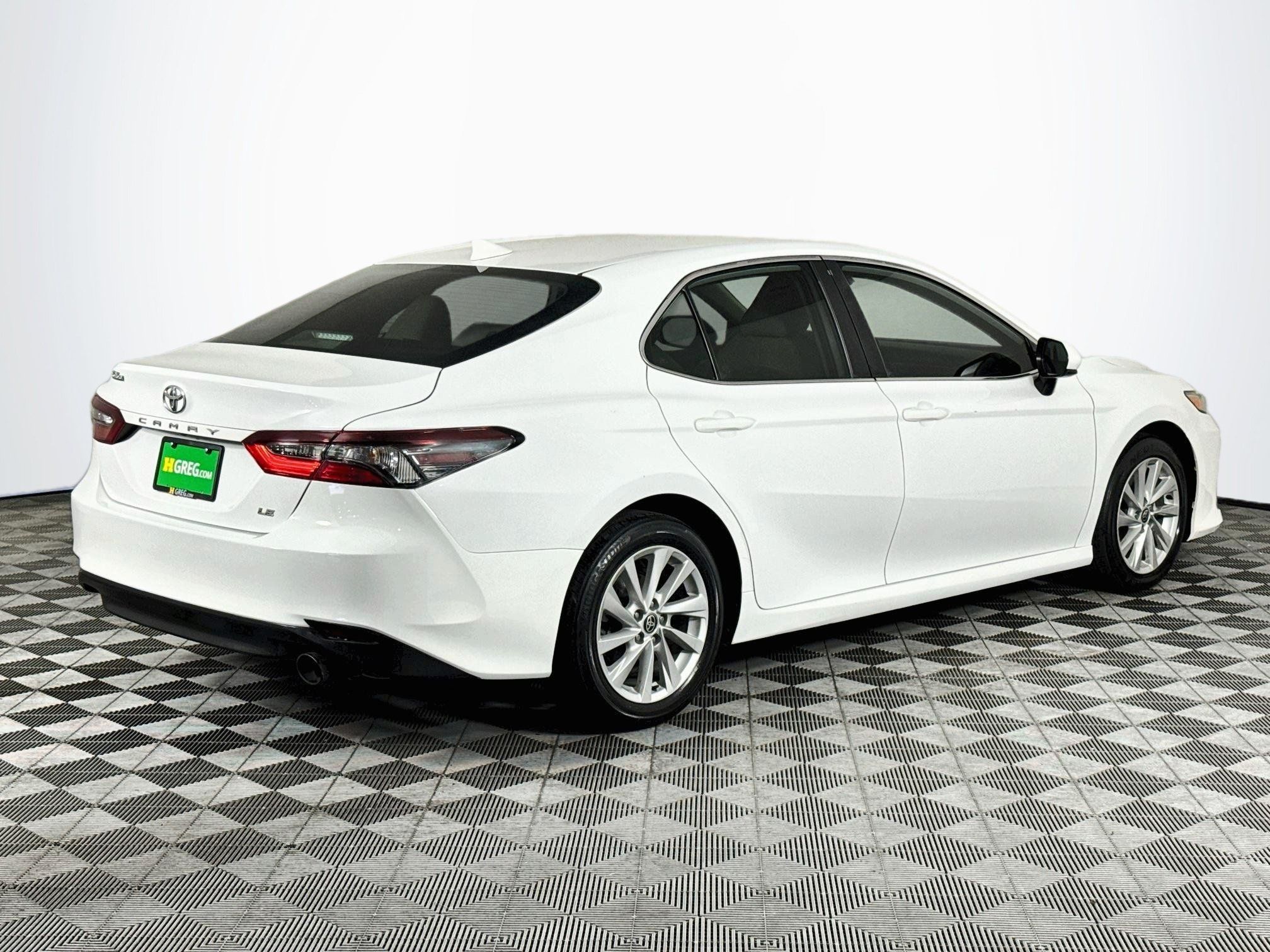 Used 2021 Toyota Camry LE FWD image 8