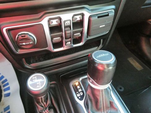 Used 2021 Jeep Gladiator Overland w/ Popular Equipment Package AWD/4WD image 25