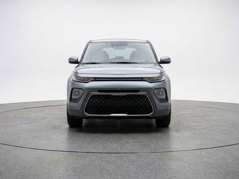 Used 2025 Kia Soul LX w/ LX Technology Package FWD image 2