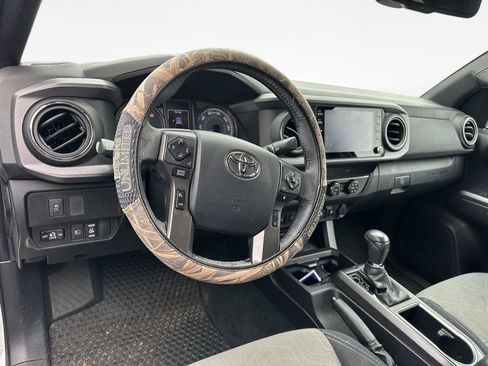 Certified 2020 Toyota Tacoma TRD Off-Road w/ Technology Package image 10