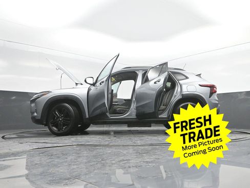 Used 2025 Chevrolet Trax ACTIV w/ Driver Confidence Package image 48