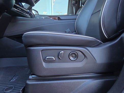 Used 2024 Cadillac Escalade Premium Luxury w/ Performance Package image 16