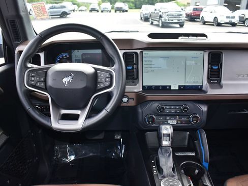 Used 2023 Ford Bronco Outer Banks AWD/4WD image 18