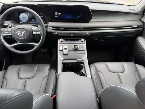 Used 2023 Hyundai Palisade Limited FWD image 13