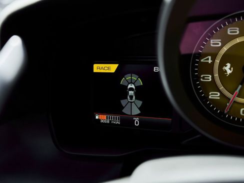 Used 2021 Ferrari F8 Tributo image 78