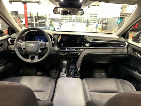 Used 2025 Toyota Camry LE image 22