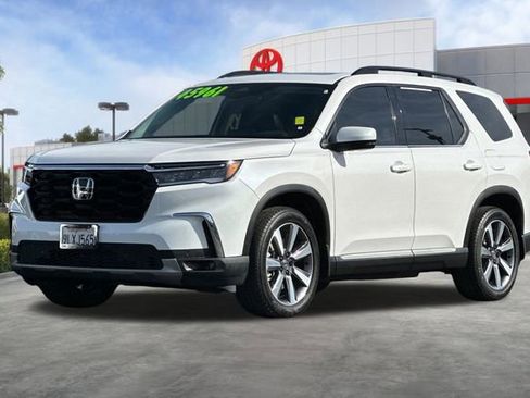Used 2025 Honda Pilot Touring image 10