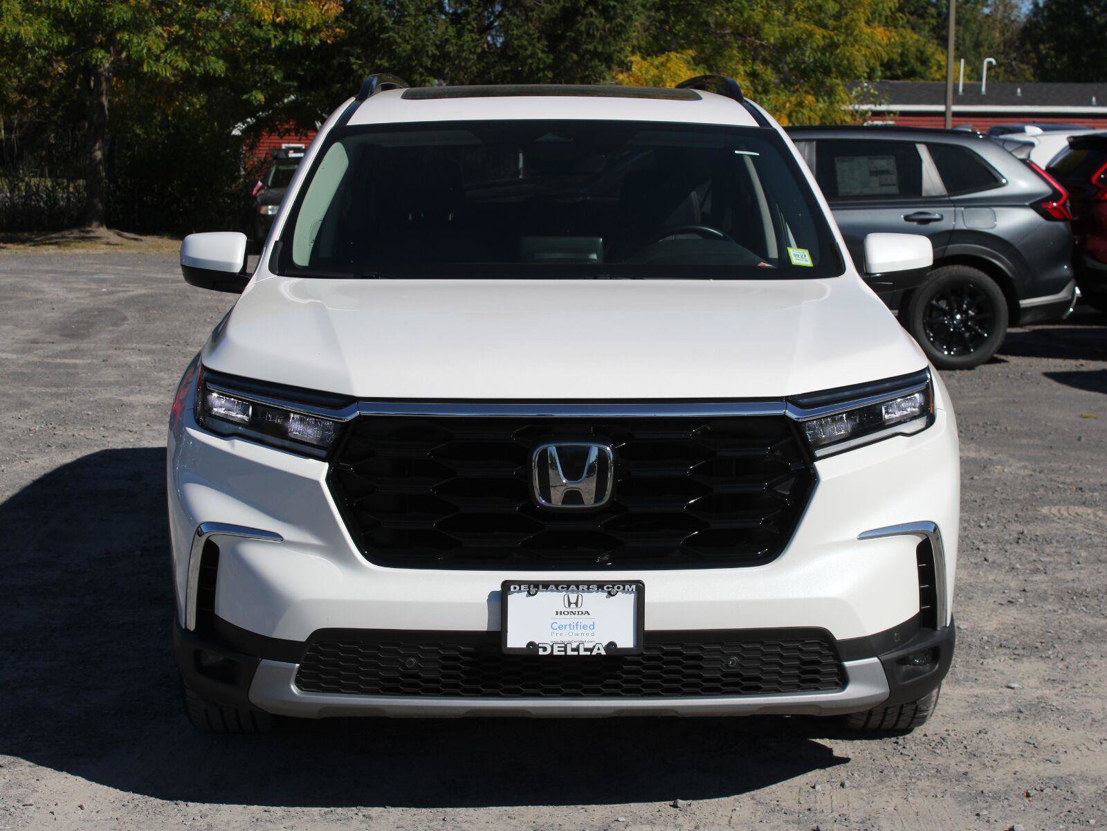 Certified 2024 Honda Pilot Touring image 2