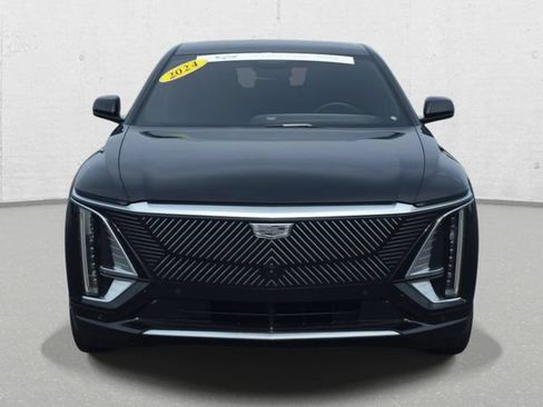 Certified 2024 Cadillac Lyriq Luxury AWD/4WD image 2