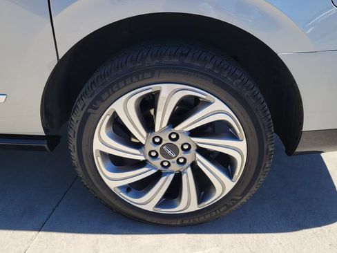 Used 2023 Lincoln Navigator L Reserve AWD/4WD image 14