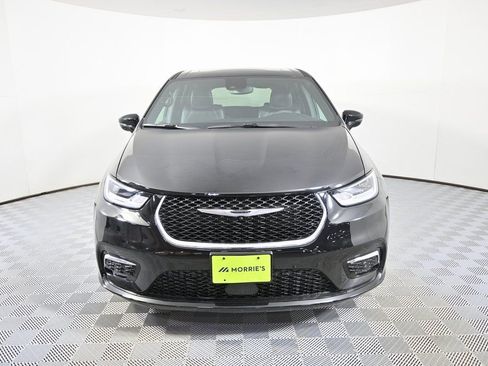 Used 2025 Chrysler Pacifica Select FWD image 11