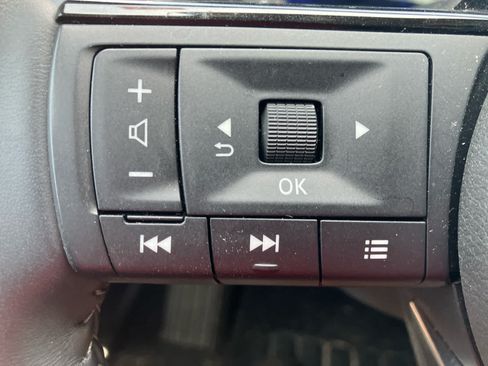 Used 2024 Nissan Pathfinder Platinum w/ Cargo Package AWD/4WD image 17