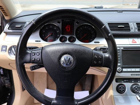 Used 2008 Volkswagen Passat VR6 FWD image 28