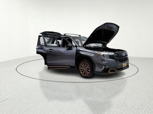 Used 2025 Subaru Forester Sport image 11