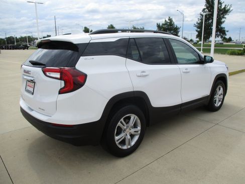 Used 2024 GMC Terrain SLE w/ Driver Convenience Package AWD/4WD image 7