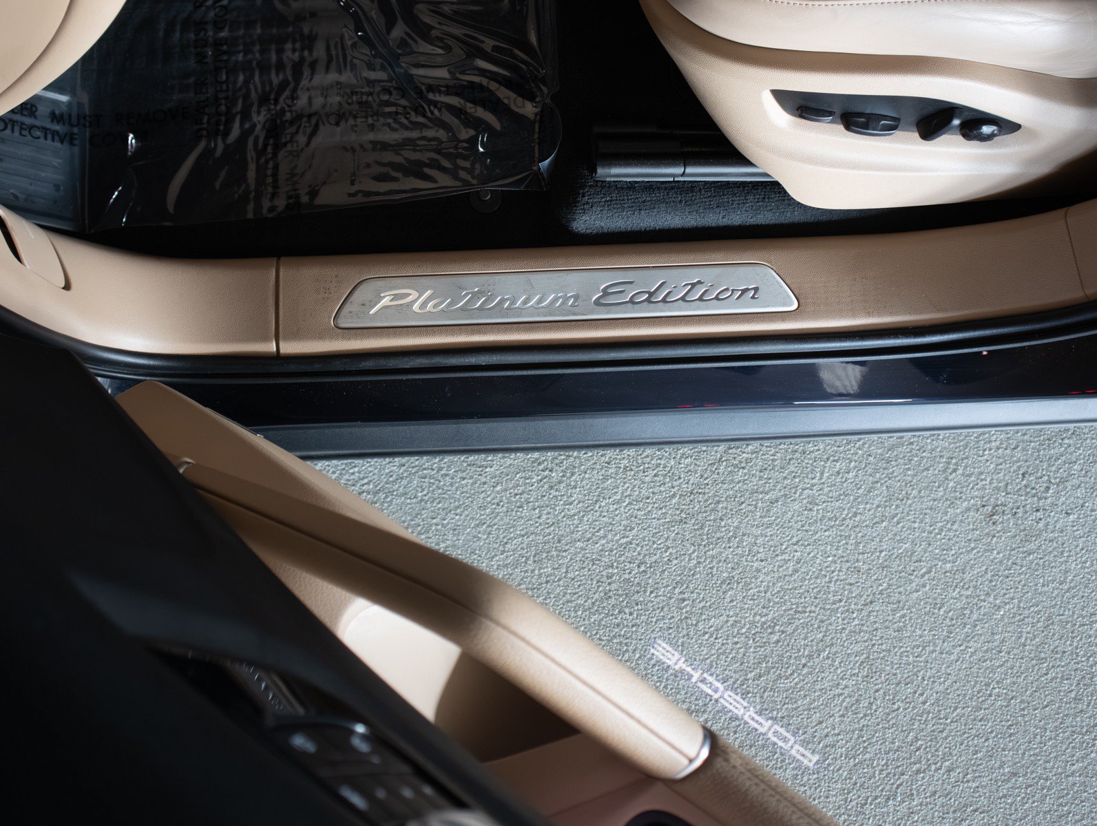 Certified 2023 Porsche Cayenne Platinum Edition AWD/4WD image 32