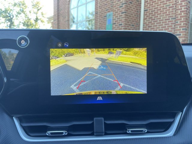 Used 2026 Chevrolet Equinox LT FWD image 17