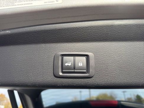 Used 2024 Mitsubishi Outlander SE image 21