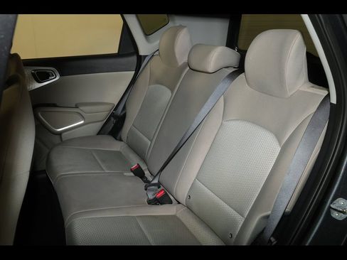 Used 2025 Kia Soul LX FWD image 25