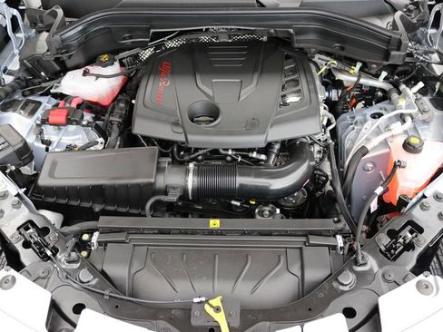 New 2025 Alfa Romeo Stelvio Sprint image 43