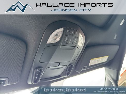 Used 2023 Chrysler Pacifica Touring-L w/ S Appearance Package AWD/4WD image 16