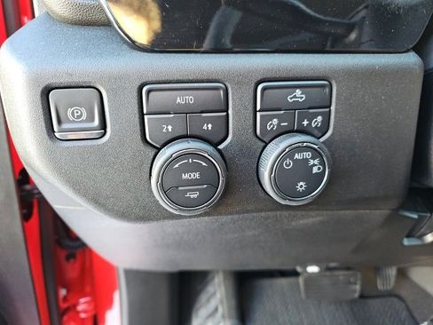 Used 2024 Chevrolet Silverado 1500 LT image 15