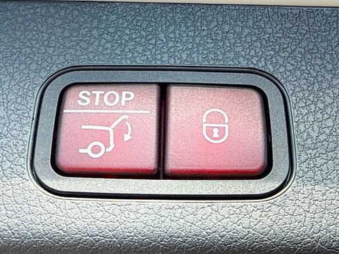 Used 2024 Mercedes-Benz GLB 250 image 12