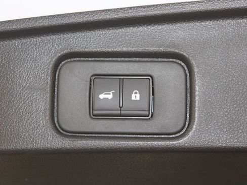 Used 2026 Nissan Pathfinder Platinum AWD/4WD image 17