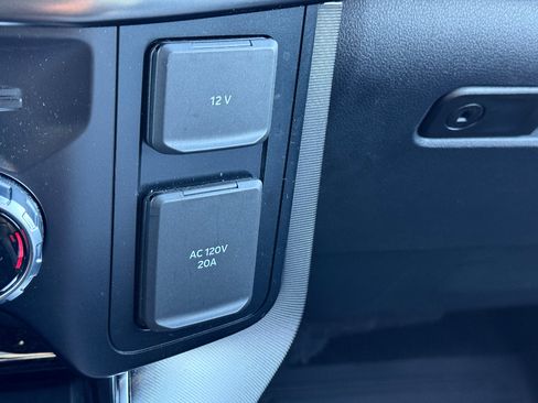 Used 2023 Ford F150 Platinum w/ Equipment Group 701A High image 11