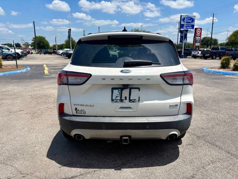 Used 2020 Ford Escape Titanium AWD/4WD image 4