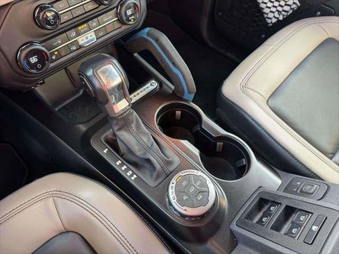 Used 2021 Ford Bronco Wildtrak image 28