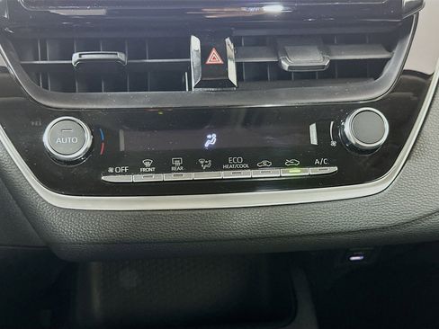 Used 2025 Toyota Corolla LE image 22