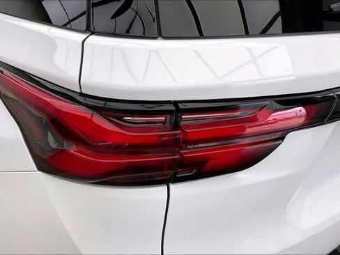 Used 2023 Chevrolet Traverse Premier w/ Redline Edition AWD/4WD image 27