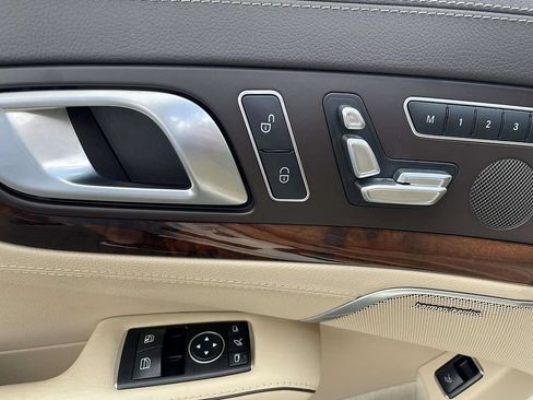 Used 2014 Mercedes-Benz SL 550 image 15