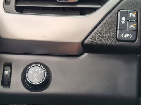 Used 2020 Chevrolet Suburban Premier image 27