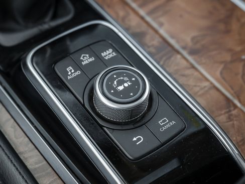 Used 2021 Nissan Armada SL w/ Captain's Chairs Package image 38