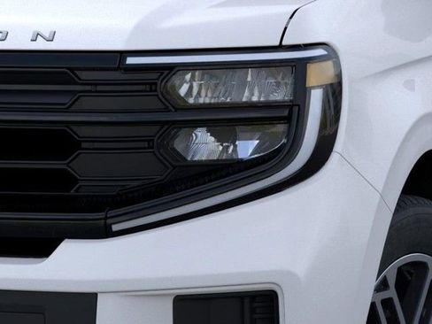 New 2026 Ford Expedition Active image 18