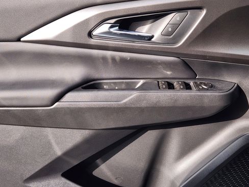 New 2026 Chevrolet Equinox EV LT FWD image 17
