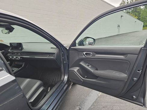 Used 2025 Honda Civic Sport image 12