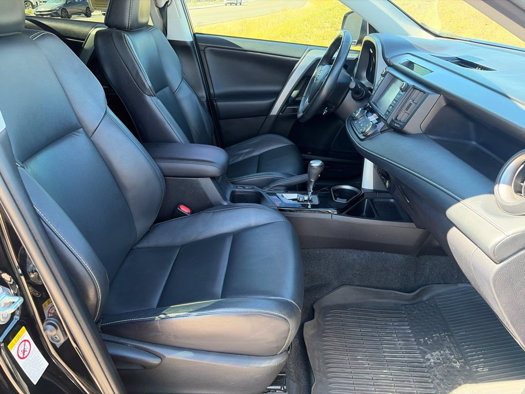 Used 2016 Toyota RAV4 Limited AWD/4WD image 18